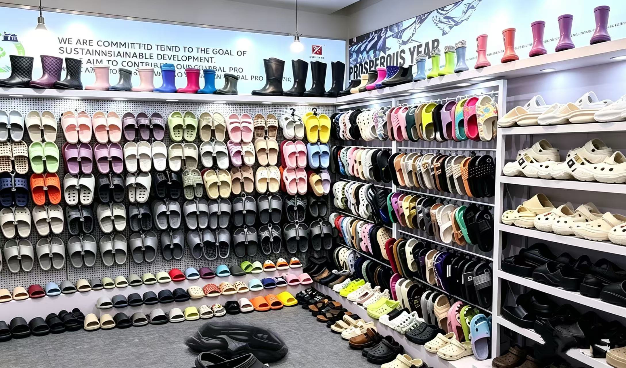 Fuzhou Prosperous Year I/E Co., Ltd. Attends the 135th Canton Fair